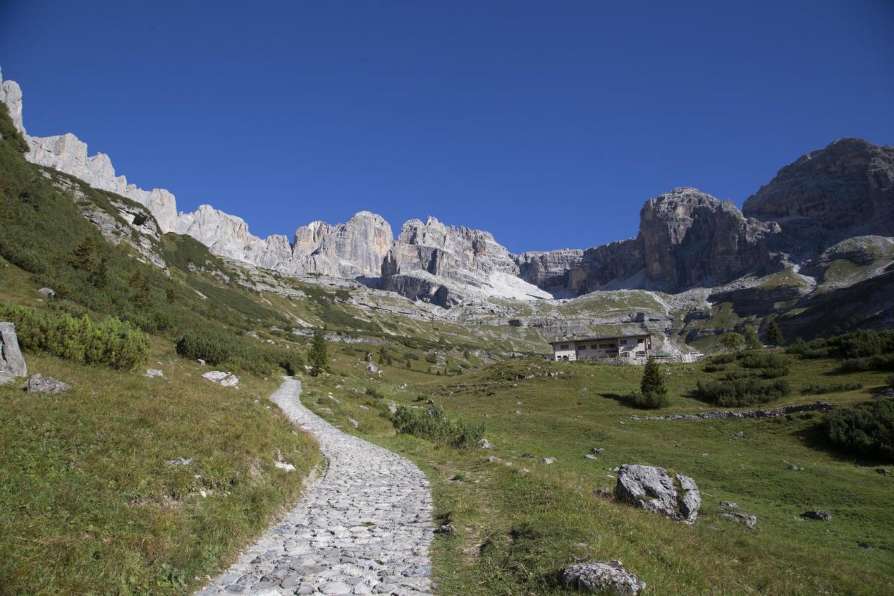 Val d'Ambiez, lo skyline di Dio