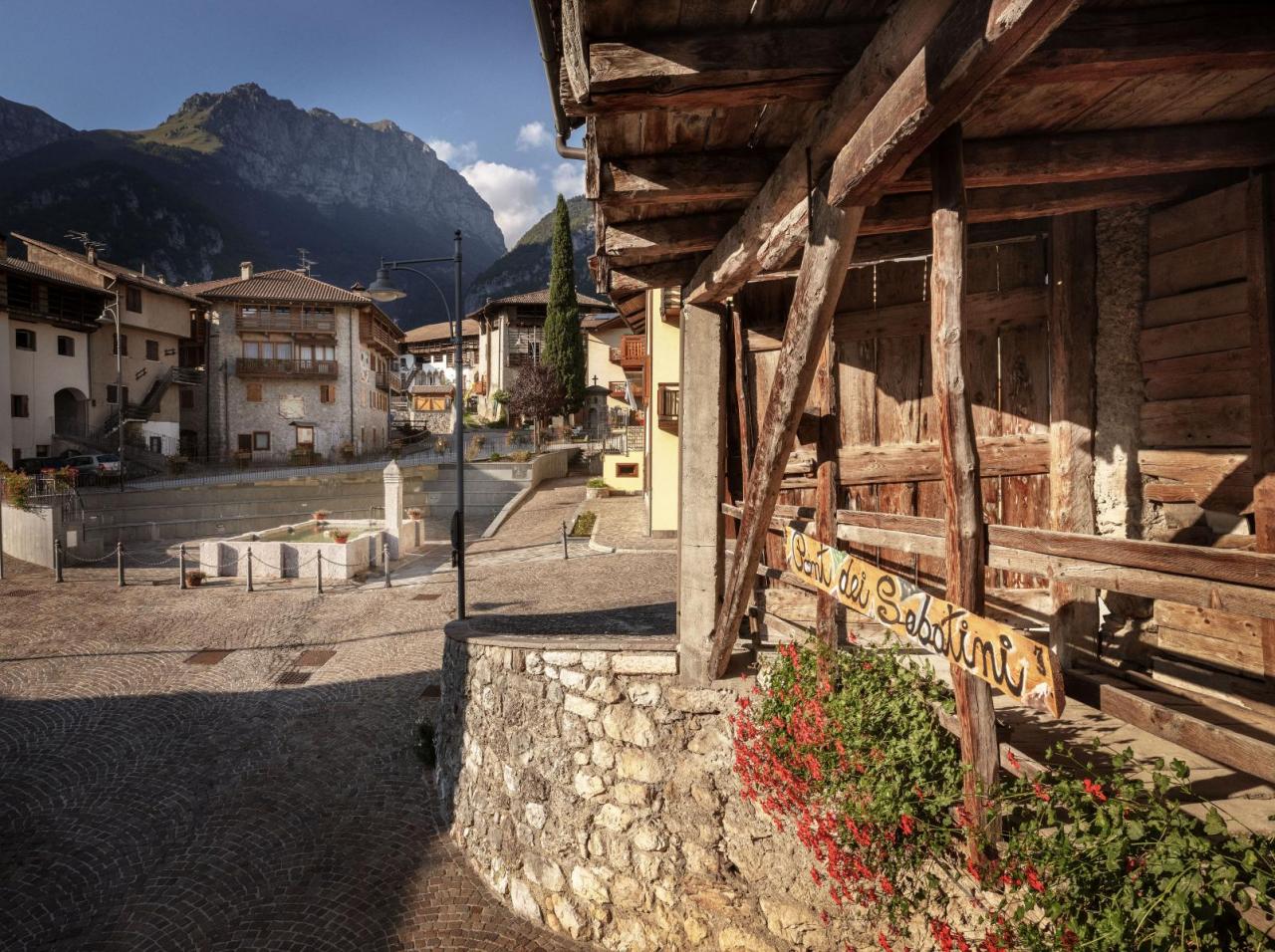 Dorsino, borgo di ponti e pachine che parlano